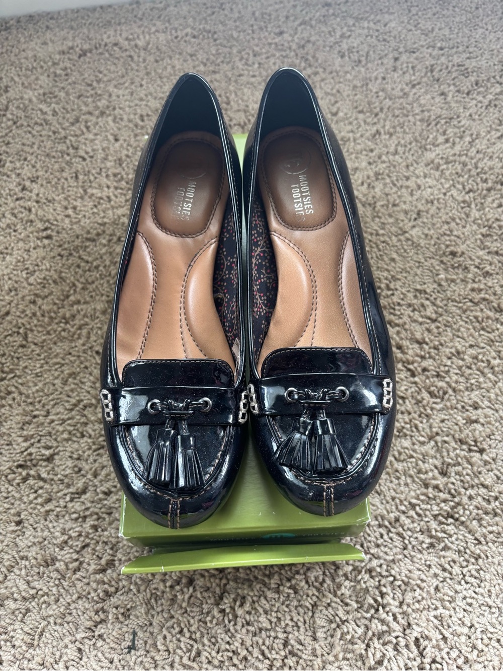 Mootsies Tootsies Black Patent Tassel Loafers - Picture 1 of 4
